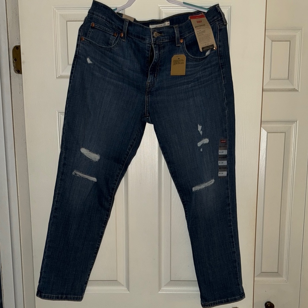 Levi’s Distressed Women's Jeans
